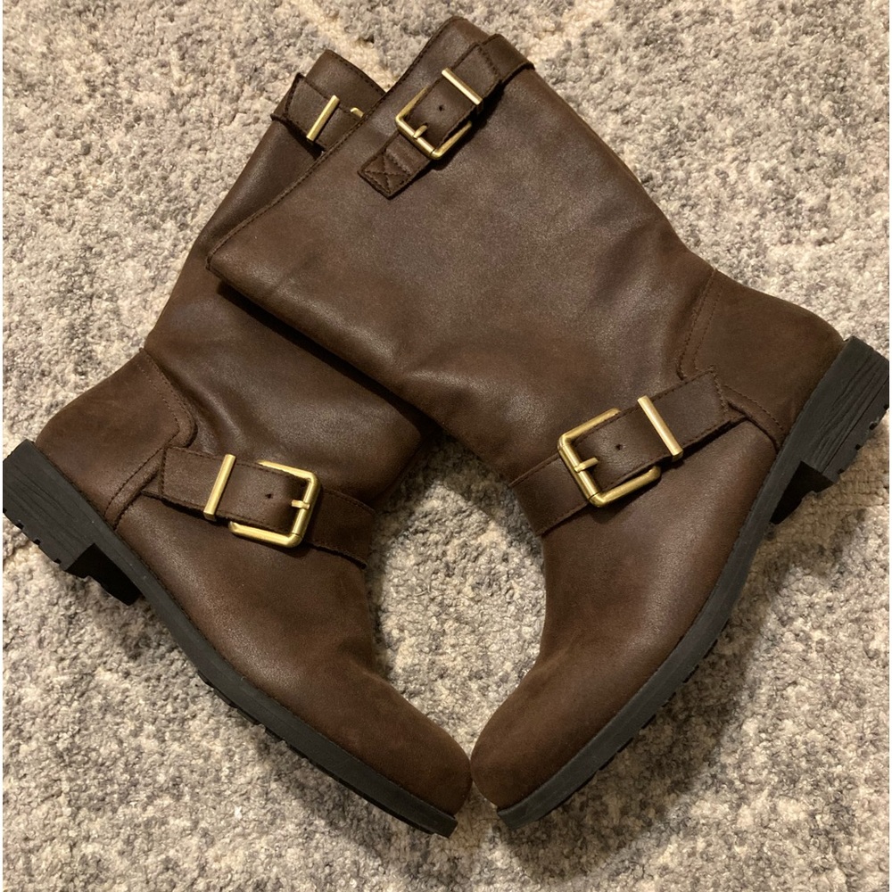 Crown Vintage Brown Boots